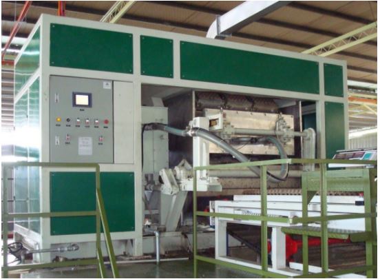 Lire la suite à propos de l’article Ligne de production de moulage de pâte entièrement automatique: Ligne De Production De Plateaux A Œuf